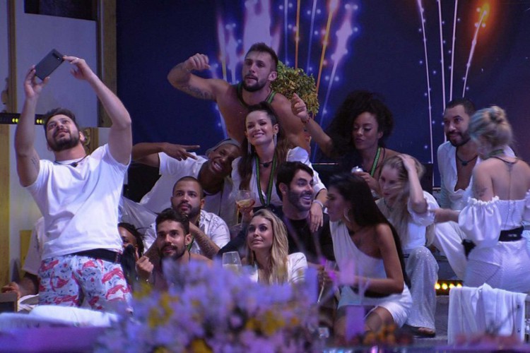 ‘BBB 21’: participantes famosos perdem fãs e dinheiro