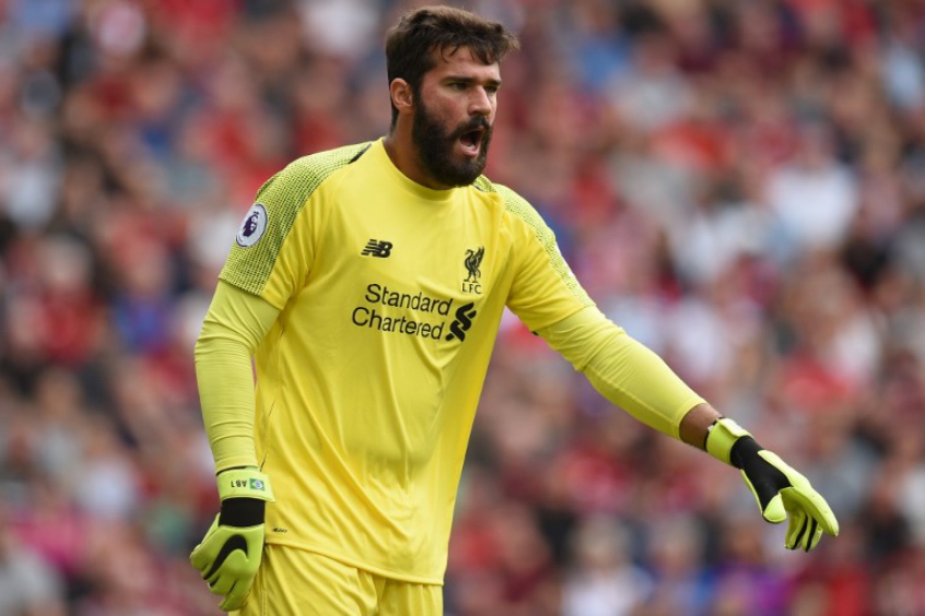 Com falha do goleiro Alisson, Liverpool leva virada do Leicester