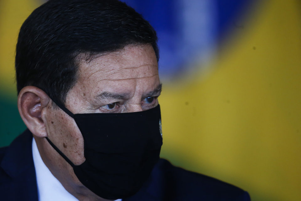 Mourão diz que troca na Petrobras é ‘questão de confiança’