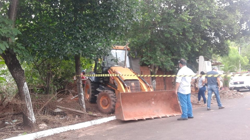 Mãe e filha são mortas e enterradas em quintal de casa