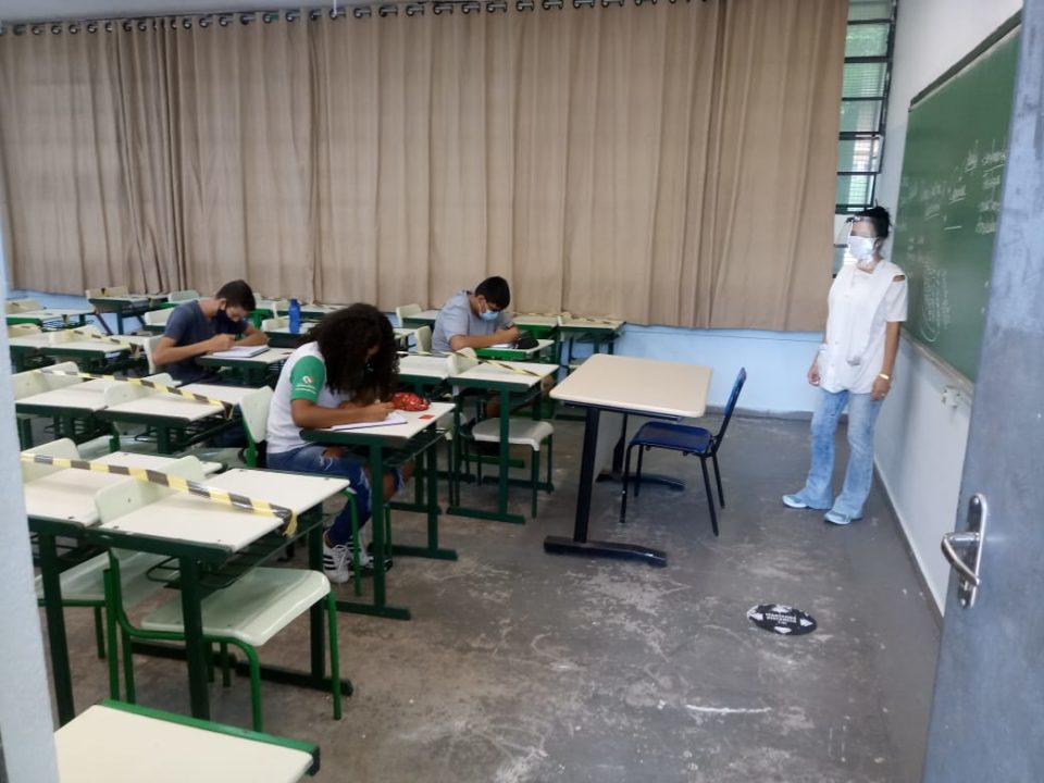 Volta às aulas em Marília tem distanciamento e poucos alunos