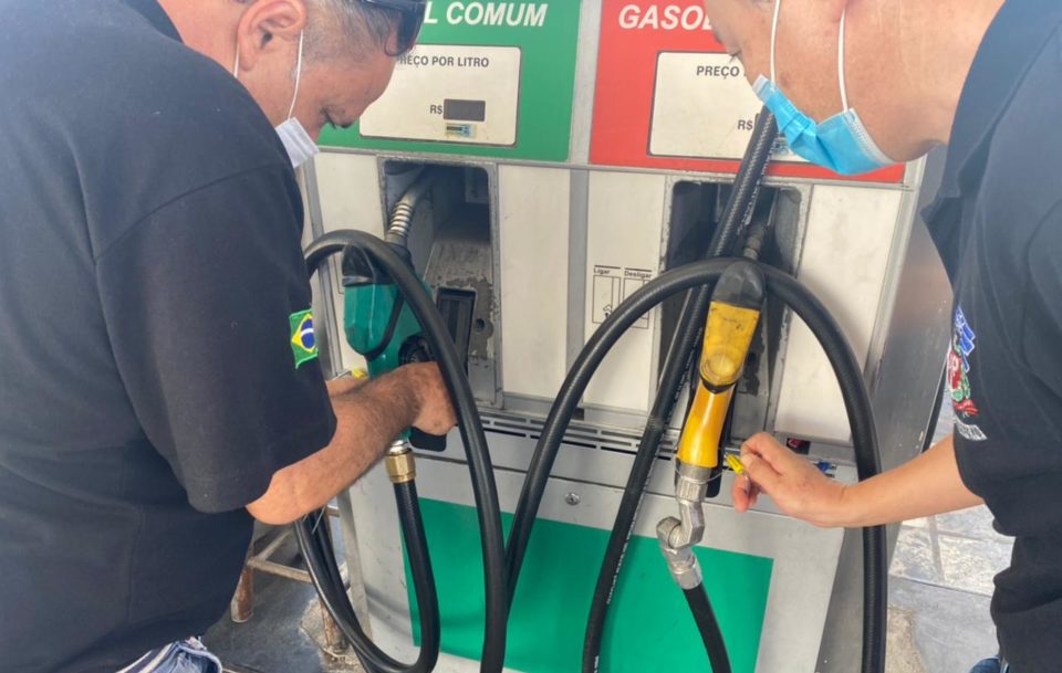 Posto com combustível adulterado é lacrado em Marília