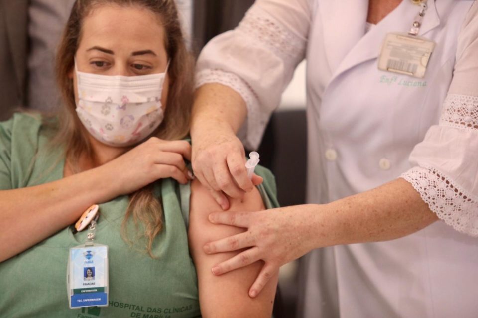 Marilienses começam a receber segunda dose da vacina contra Covid