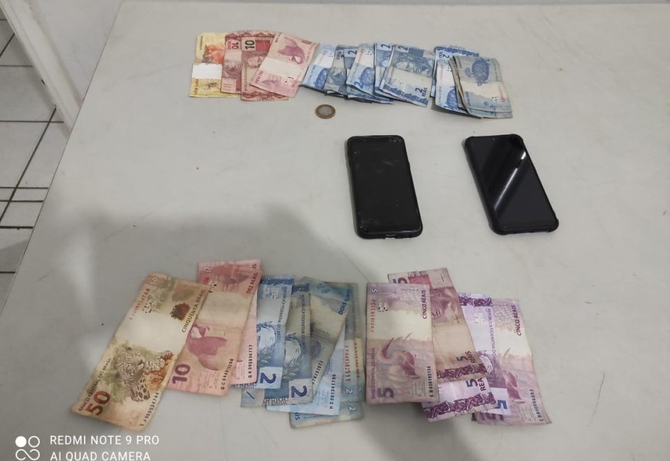 PM detém trio após furto contra motorista de aplicativo