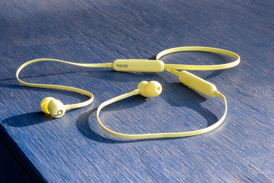 Fones de ouvido de ‘baixo custo’ da Beats chegam por R$ 580