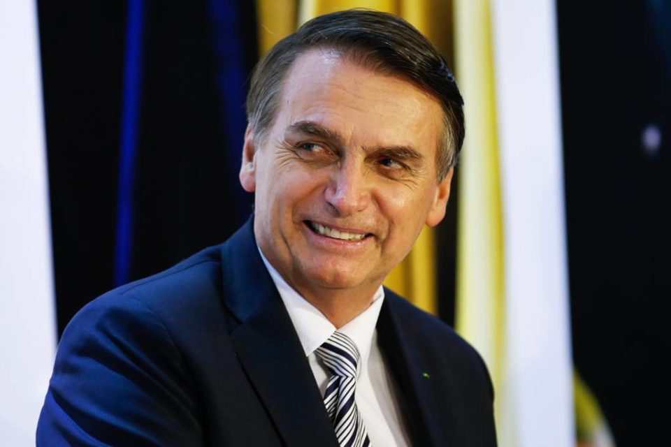 Avaliação positiva do governo Bolsonaro cai de 41% para 33%