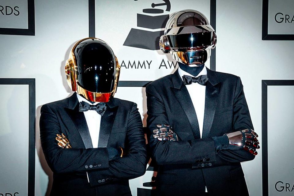 Dupla Daft Punk anuncia o fim da carreira após 28 anos