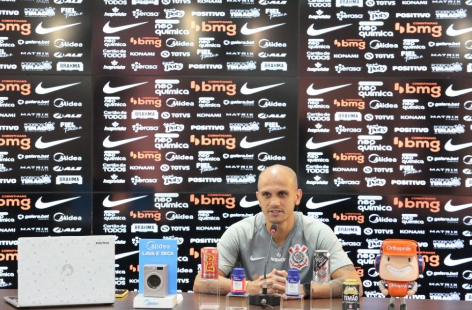 Fábio Santos garante um Corinthians ‘sem oscilação’