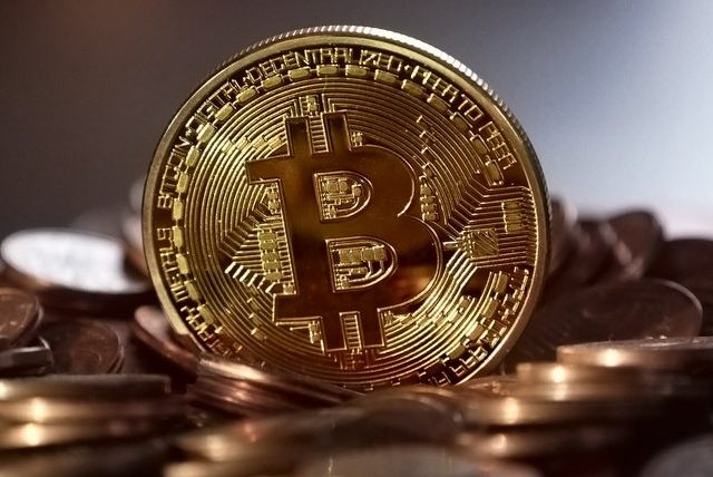 Número de caixas eletrônicos de bitcoins no mundo salta 130%