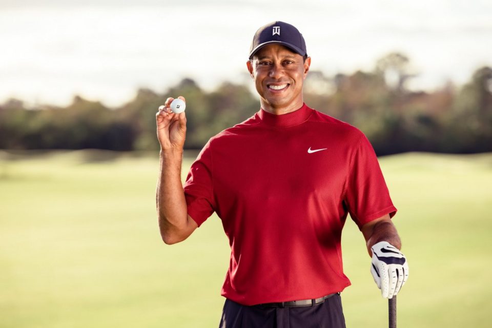 Golfista Tiger Woods sofre grave acidente de carro