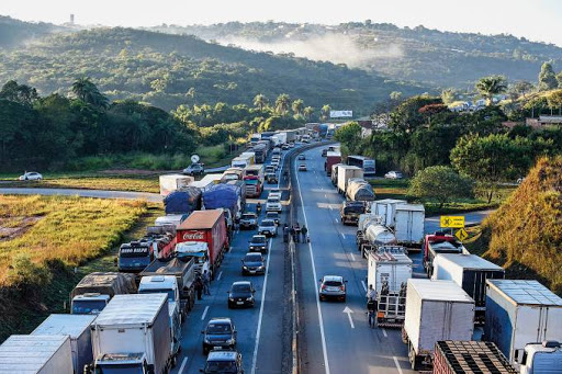 Ameaça de greve de caminhoneiros não prejudica trânsito