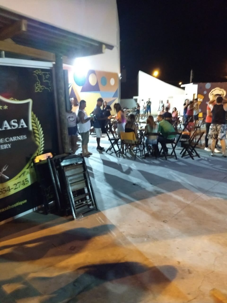 Pompeia fecha e multa estabelecimentos com aglomeração