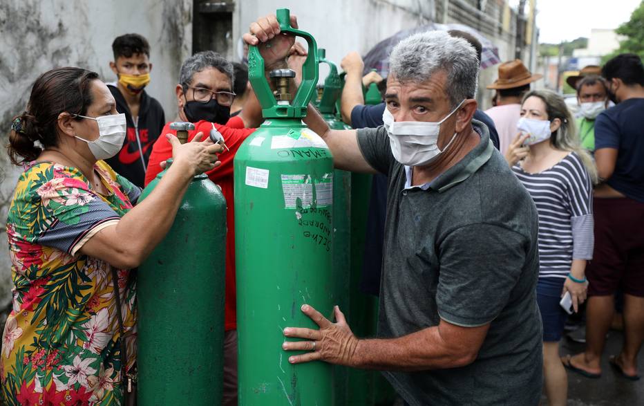 Escassez de oxigênio preocupa Estados e municípios