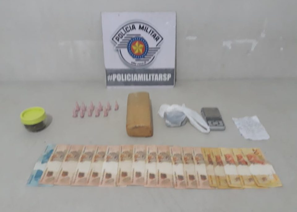 Homem é preso com droga escondida em carrinho de bebê