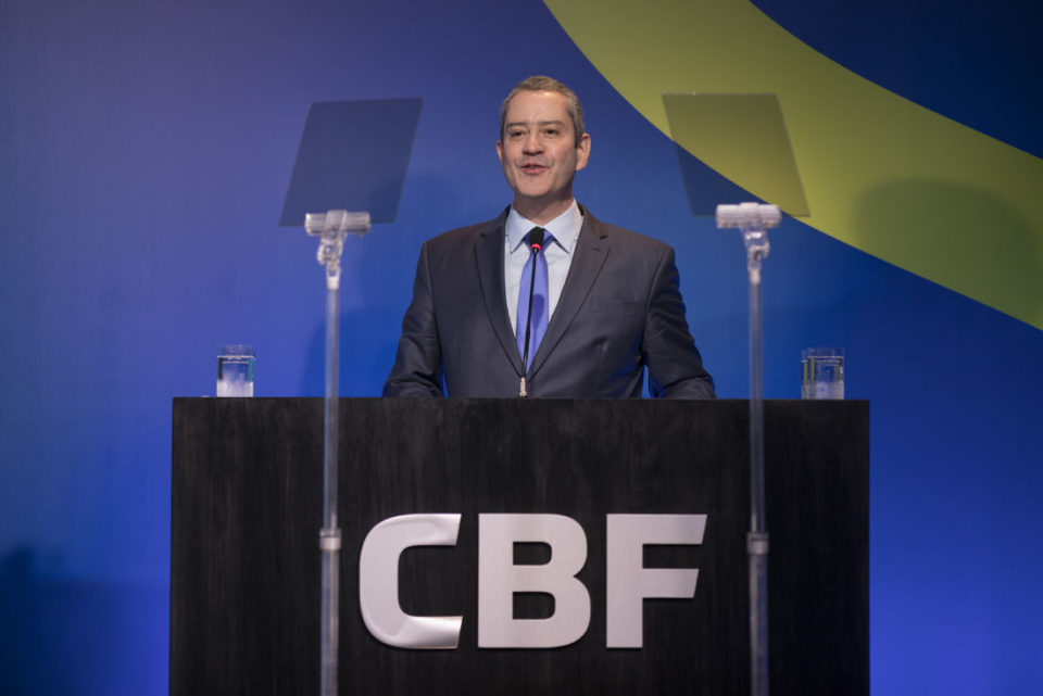 Presidente da CBF defende jogos durante a pandemia