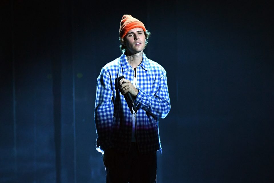 Justin Bieber lança single ‘Hold On’