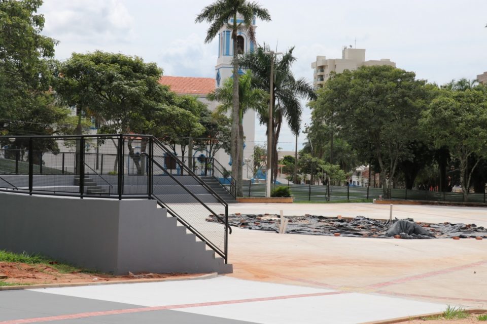 Remodelação na praça da igreja São Bento entra na fase final