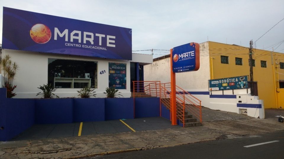 Ação da Escola Marte arrecada chocolates para crianças carentes