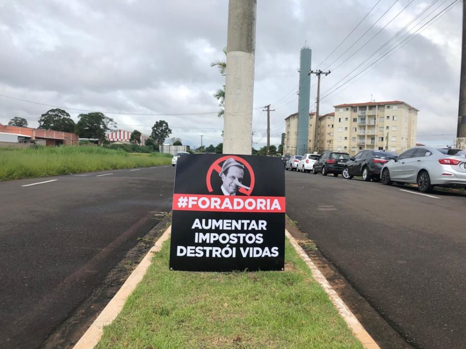 Marília tem manifestação e carreata contra João Doria