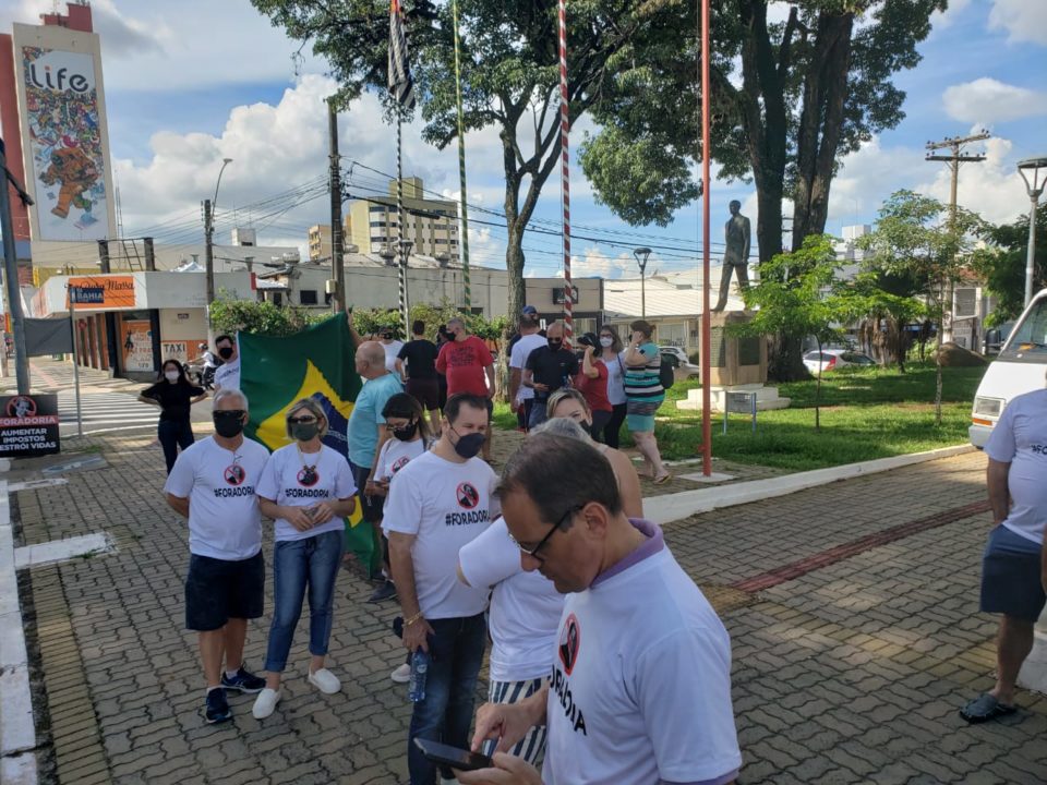 Empresários fazem carreata e protesto contra Doria