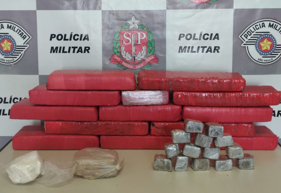 PM apreende crack, cocaína e maconha em Garça