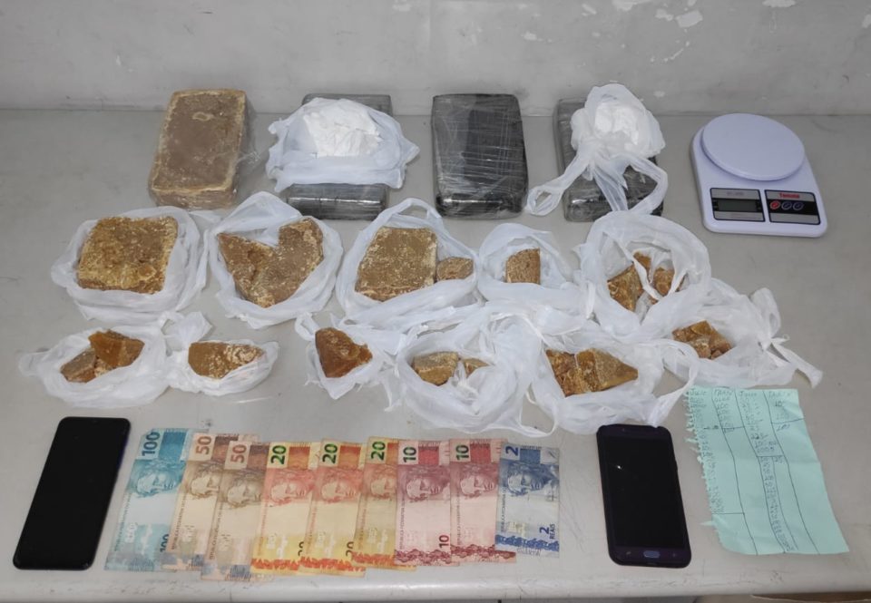 Homem é preso com crack e cocaína na Vila Real