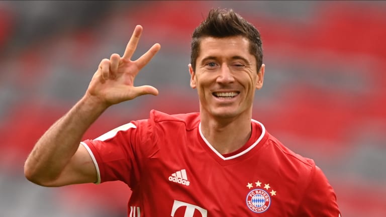 Bayern vence e Lewandowski vira 2º maior artilheiro do Alemão