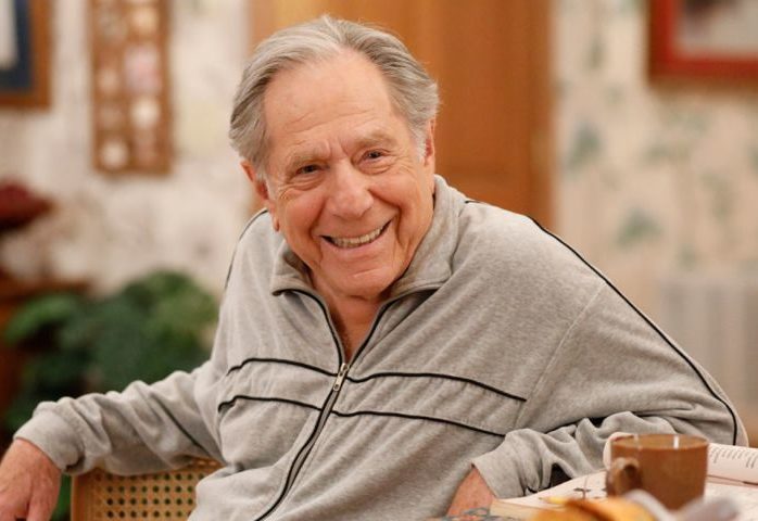 George Segal, ator da série The Goldbergs, morre aos 87 anos