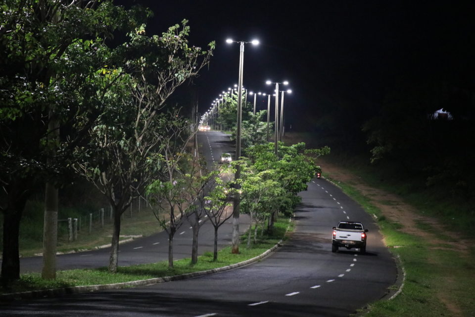 Prefeitura já trocou 11 mil lâmpadas pela cidade