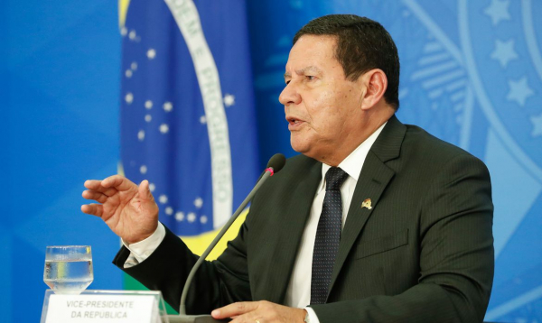 Para Mourão, se povo quiser votar em Lula ‘paciência’