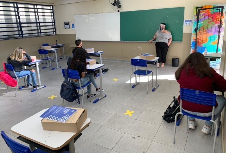 Incidência de covid nas escolas é menor do que a média paulista