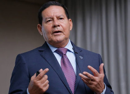 Contra fatos não há argumentos, diz Mourão sobre Lula