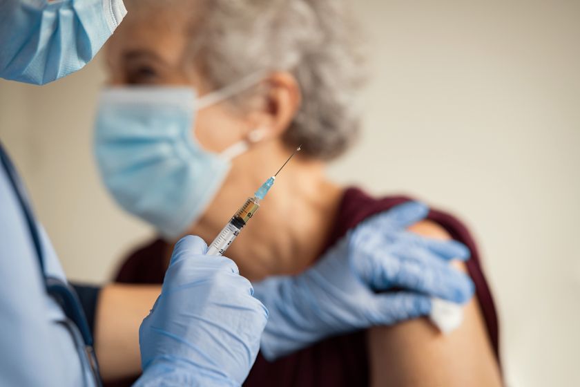 Senado aprova medidas para evitar vacinação falsa