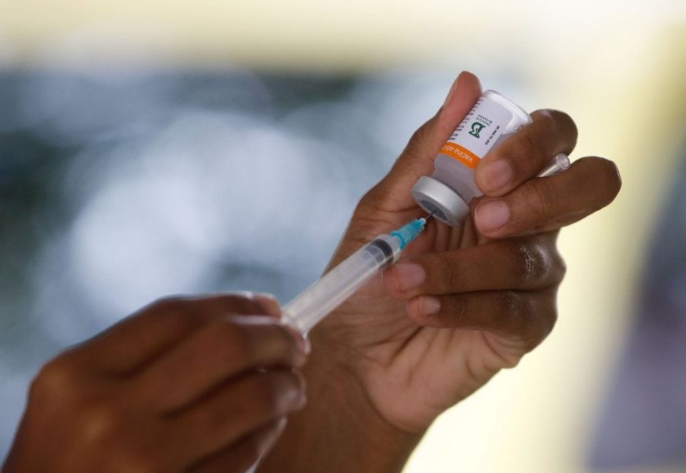 Vacinados contra covid-19 no Brasil chega a 7,6 milhões