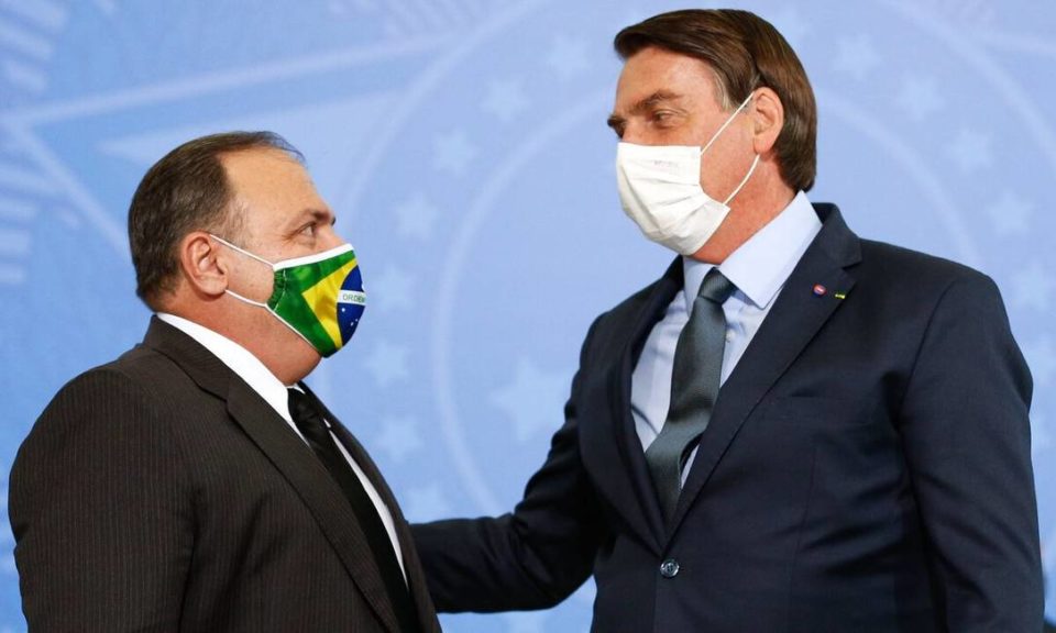 Pressionado, Bolsonaro procura substituto para Pazuello