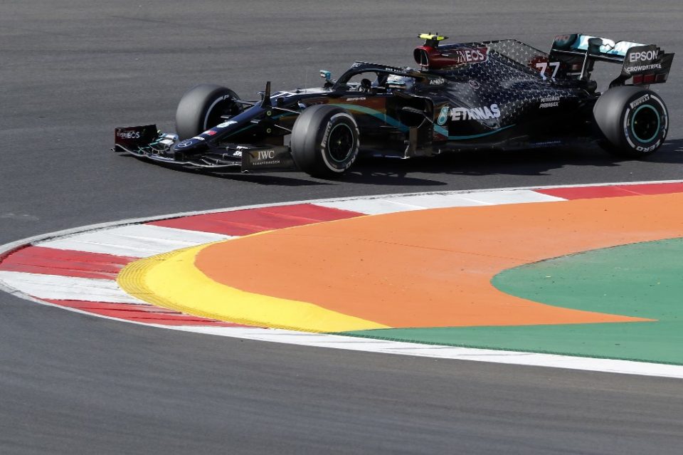 Bottas supera Hamilton e lidera 1º treino livre na Itália