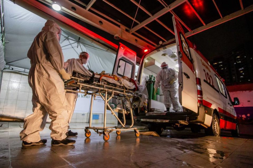 Brasil já lidera em mortes por milhão causadas pela covid-19