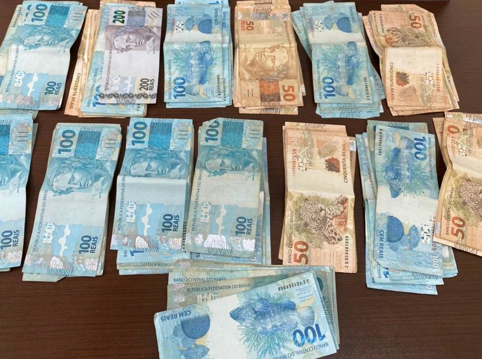 Dise prende suspeito de tráfico de drogas com R$ 14 mil
