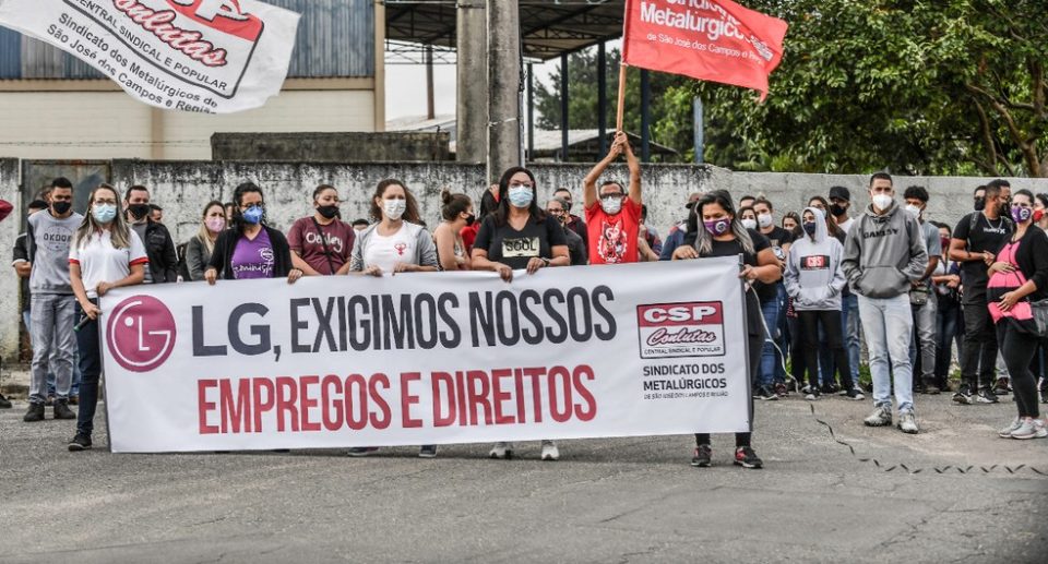Funcionários das fábricas da LG entram em greve