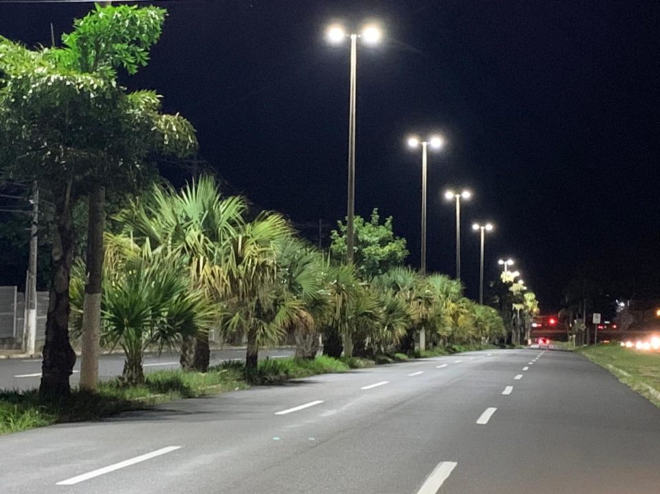 Prefeitura conclui iluminação de importantes avenidas