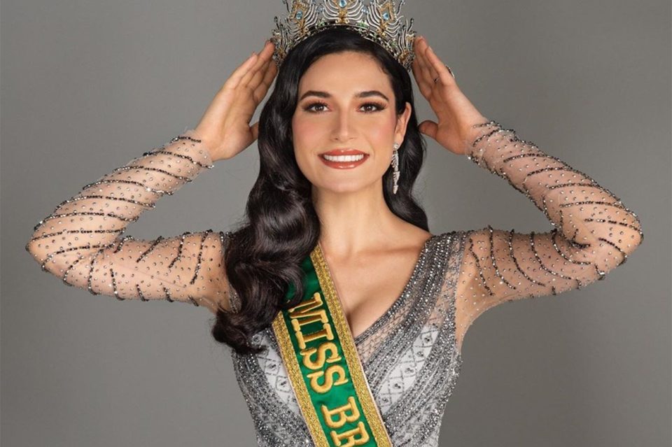 Miss Brasil Julia Gama embarca para disputar o Miss Universo