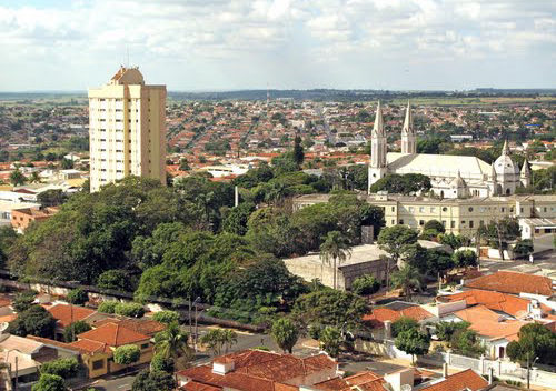 Justiça afasta 400 servidores do grupo de risco em Tupã