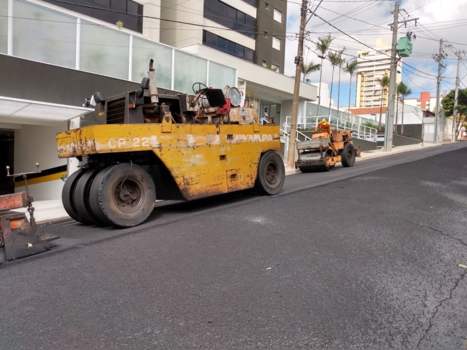 Prefeitura recupera ruas do Centro da cidade