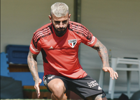 São Paulo treina sem Daniel Alves, Eder e Luciano
