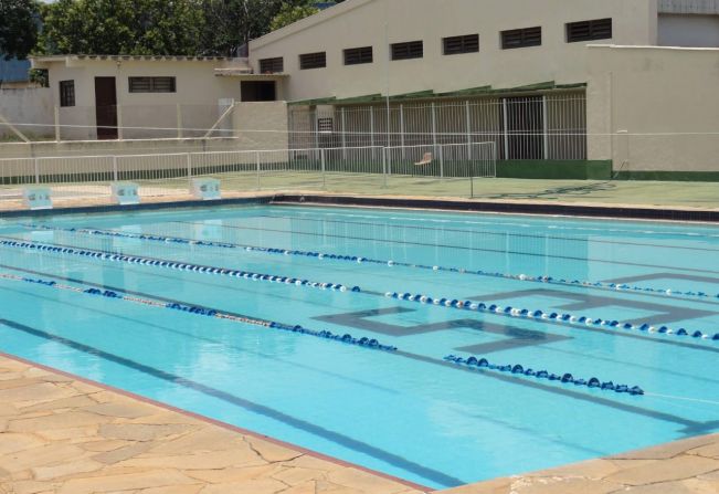 Garça abre inscrição de 300 vagas para natação gratuita