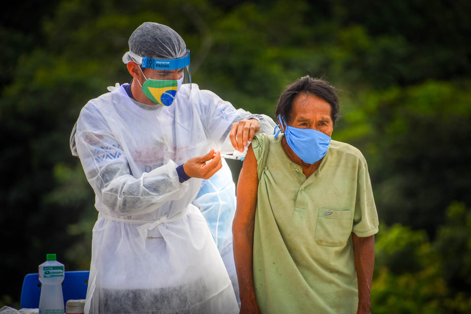 Vacinados contra a covid-19 no Brasil chegam a 40,3 milhões