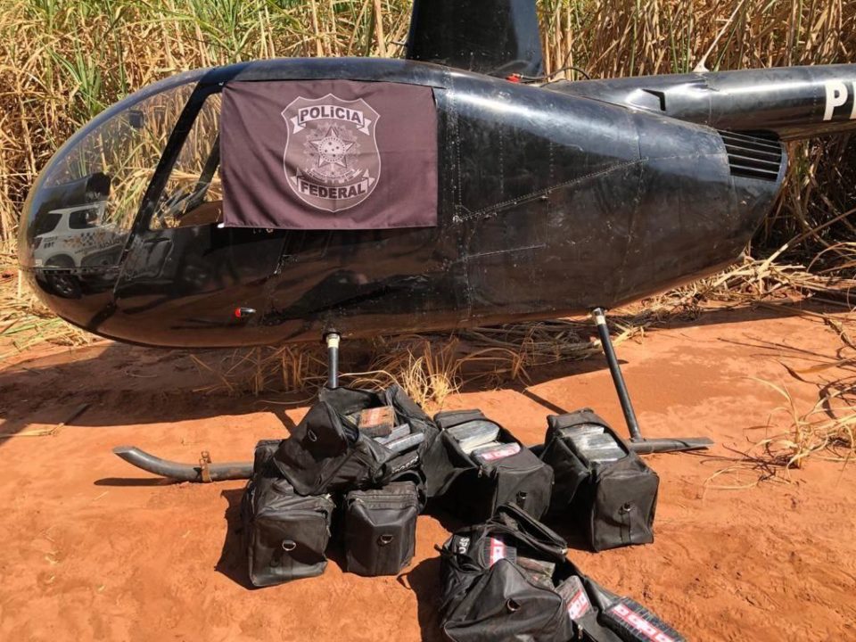 Polícia prende dois por tráfico de cocaína em helicóptero • Marília Notícia
