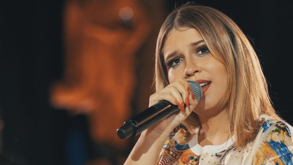 Marília Mendonça lança nova música: Rosa Embriagada