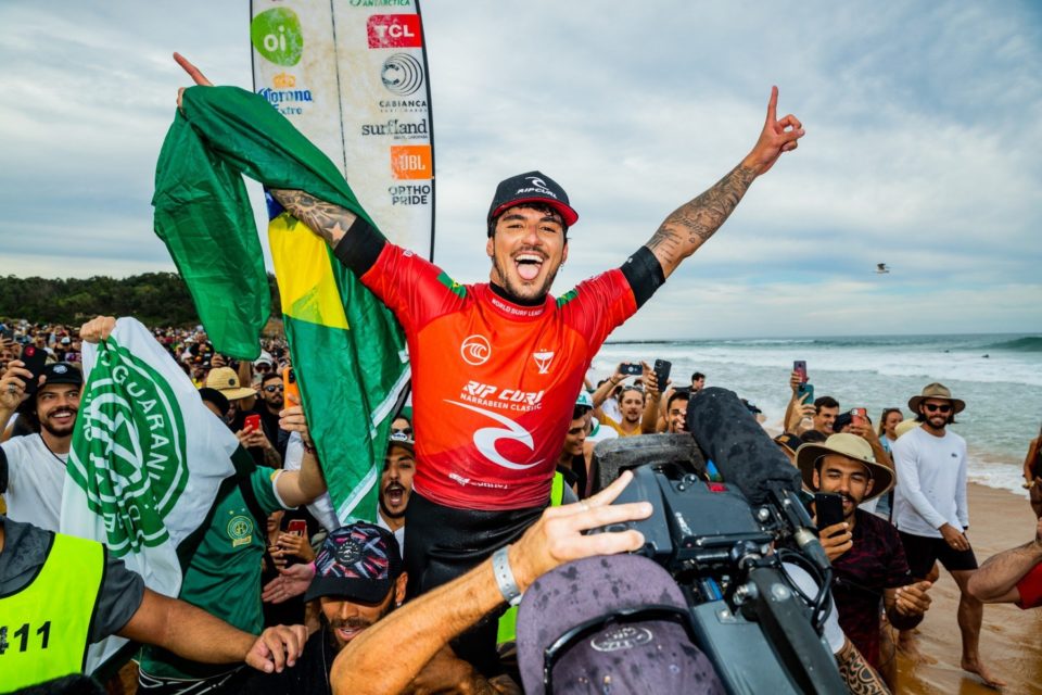 Gabriel Medina vence etapa na Austrália e lidera o Mundial