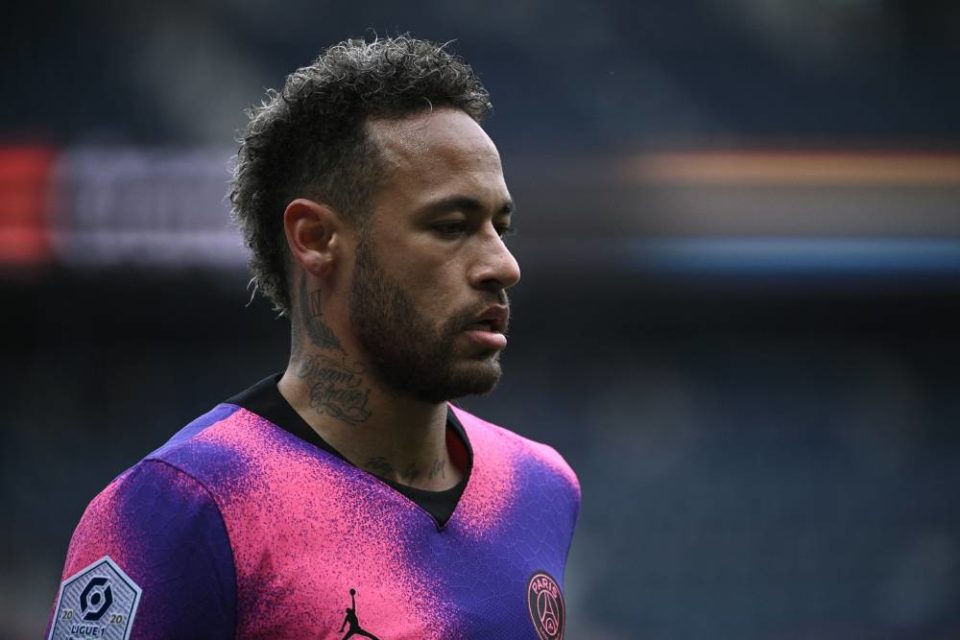 Neymar assume missão de herói em desafio contra City